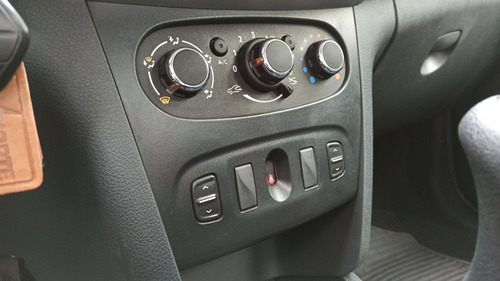 Imagen 8 de 20 de Renault Sandero Ii Authentique 2018