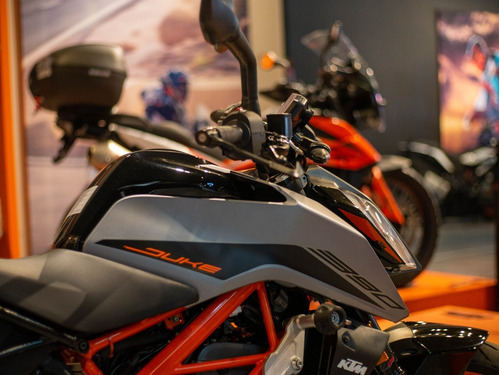 Imagen 18 de 25 de Ktm Duke 390 Gris Usado Seleccionado