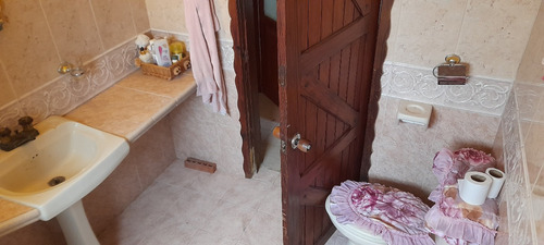 Imagen 9 de 15 de 23-11654. Lujosa Y Espaciosa Casa Ubicada En La Prestigiosa Urbanización Junko Country Club. Lista Para Habitar.