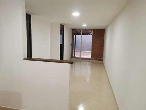 Apartamento En Arriendo Ubicado En Medellin Sector Centro De La Ciudad (24114).