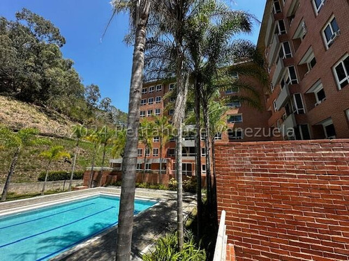 Apartamento Muy Bien Distribuido En Lomas Del Sol  #24-20228