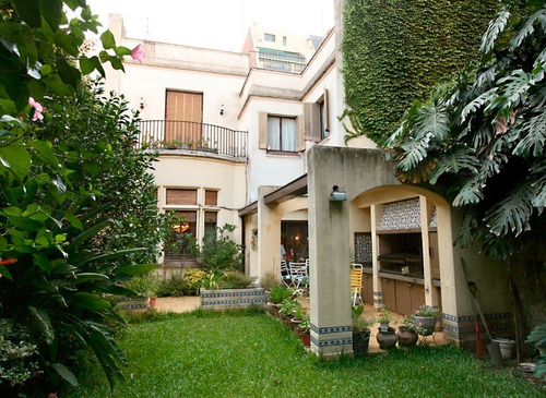 Imagen 24 de 29 de Casa Estilo Tudor - Cochera - Jardín - Única En Caballito
