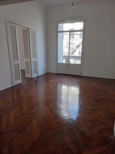 Almagro 4 Ambientes Divinos, Con Terraza Propia De 140 M2!!! Sup Cubierta 142 M2 Super Luminoso