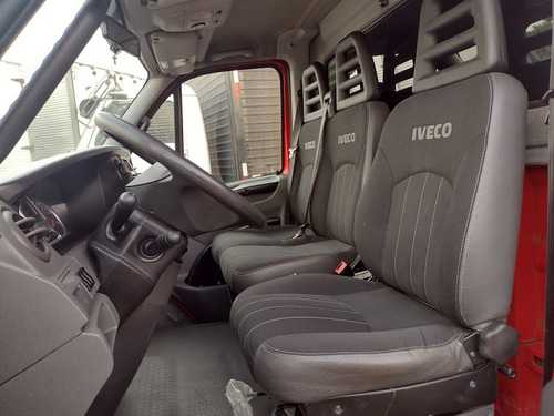 Imagem 12 de 15 de Iveco Dayli 35s14