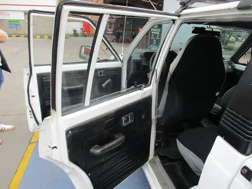 Mazda B2000 2.0