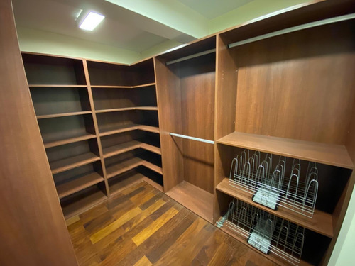 Imagen 11 de 14 de Venta: Casa De 5 Dormitorios, En Amplio Padrón En Carrasco