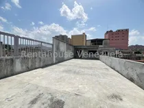 Comprar Ft Edificio De 4 Pisos  Area De Carga Y Descarga , Tipo Container , Area Administraiva Y Pisos   - Catia \u002F Mls#25-7167
