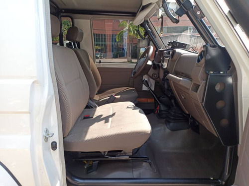 Imagen 10 de 15 de Toyota Machito