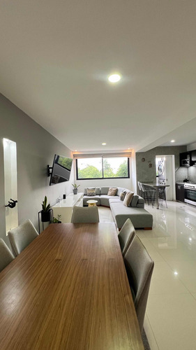 Apartamento En Venta En El Parral Res Omega (ac)
