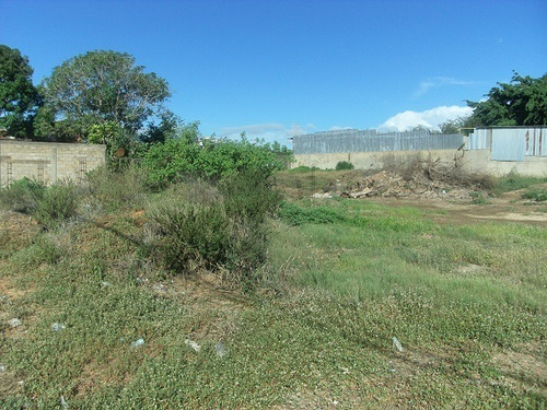 Imagen 10 de 12 de Re/max 2mil Vende Terreno En Zona Privilegiada, Sector San Lorenzo - Isla De Margarita