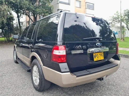 Ford Expedition 5.4 XLT ATM 4X4 7 PUESTOS BLINDAJE 3