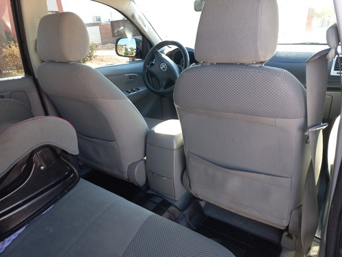 Imagen 12 de 13 de Toyota Hilux 3.0 D/cab 4x4 Srv 2005