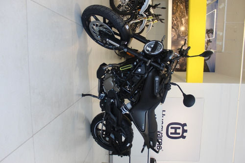 Imagen 18 de 19 de Husqvarna Svartpilen 200 0km 2023