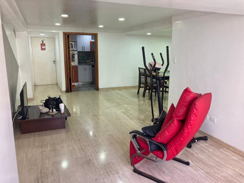 Imagen 3 de 15 de En Venta Bello Apartamento En El Cigarral El Hatillo Caracas