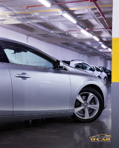 Volvo V40 2.0 T4 Dynamic Aut. 5p