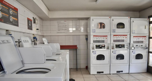 Metro Hospitales, Recién Remodelado, Con Estacionamiento