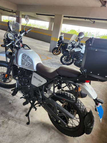 Royal Enfield Himalayan 411 - 2022 - Prata