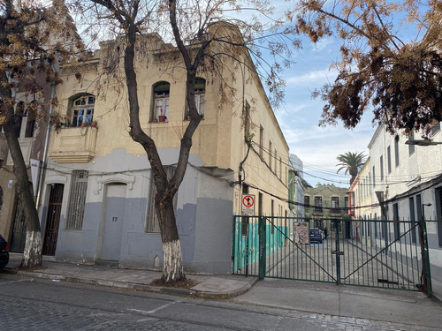 Casona Patrimonial A Un Excelente Precio Y A Pasos Del Metro