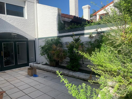 Imagen 15 de 18 de Venta En Pleno Casco Urbano De Chascomus, 7 Amb