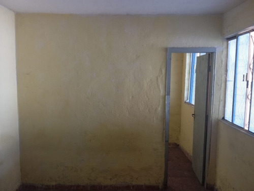 Terreno Com Duas Casas E Duas Lojas