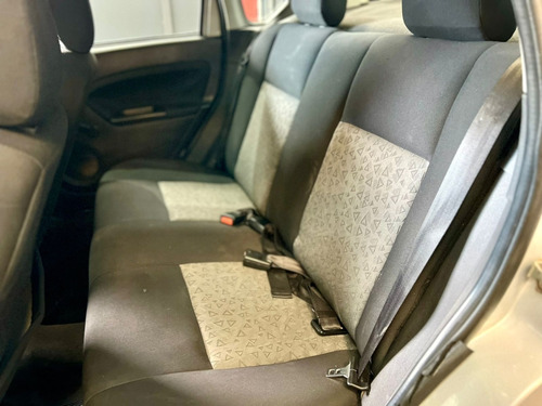 Ford Fiesta 1.0 ROCAM SE SEDAN 8V FLEX 4P MANUAL