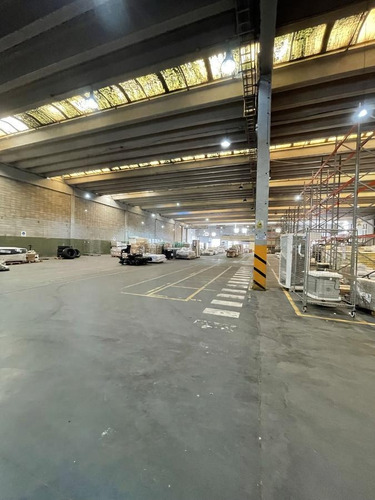 Imagen 2 de 13 de Deposito En Avellaneda - Venta