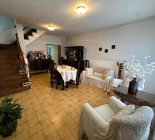 Casa Ph Independiente De 4 Ambientes Con Cochera En Bernal