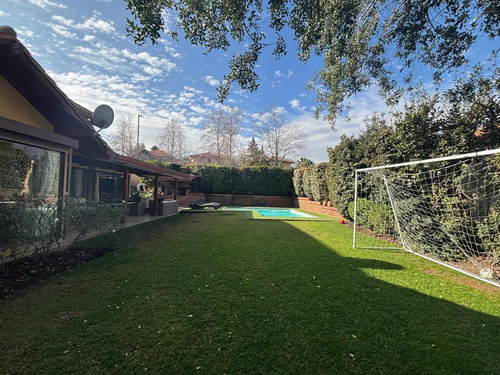 Casa Parque Norte / Lo Barnechea.