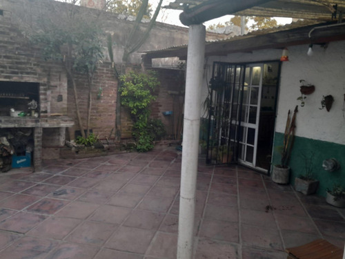 Casa En Venta - 2 Dormitorios 1 Baño - Cochera - 208mts2 - Longchamps