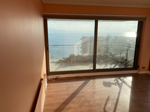 Oelckers Vende, Primera Línea Al Mar, Cerro Castillo