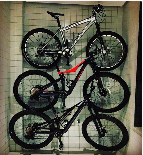 Imagem 7 de 10 de 3 Suportes De Parede Para 3 Bicicletas Com Bases Articuladas Cor Branco