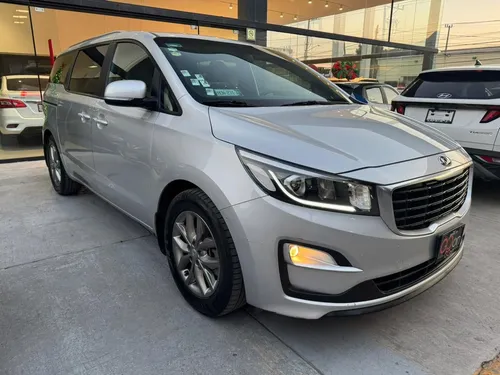 Kia Sedona 3.3 V6 EX Pack Piel 7 Pasajeros At