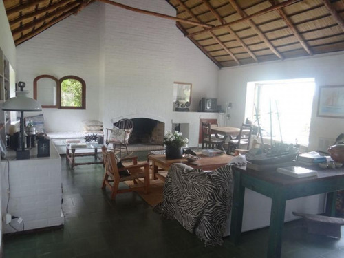 Chacra En Venta Camino Lussich 3 Dormitorios- Ref: 217462