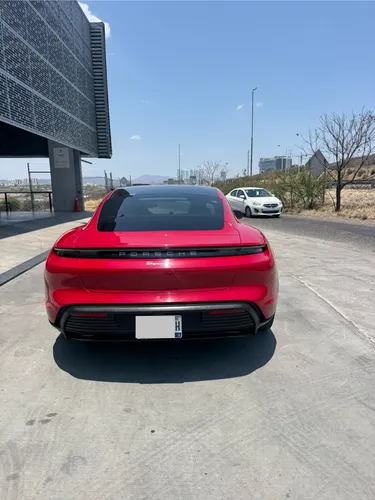 Porsche Taycan 2023