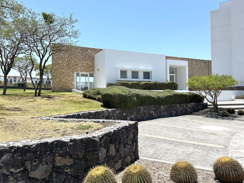 Zibata Queretaro, Precioso Lote En Venta De 309.25 M2. Condominio Cardon