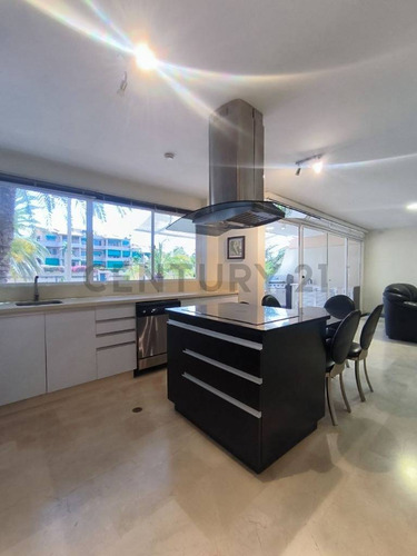 En Alquiler Tonwhouse En El Conjunto Residencial Esturion Lecheria
