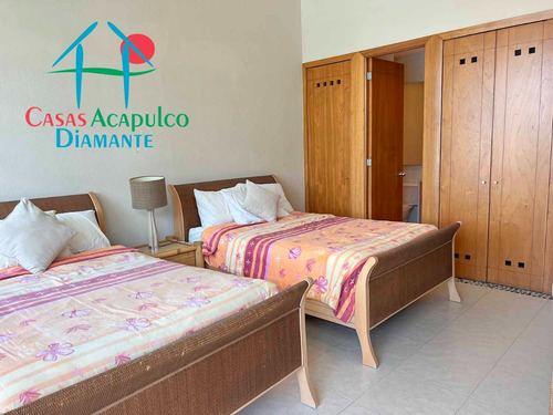 Cad Mayan Lakes 16 302. Amplia Terraza Con Vista A Las Áreas Comunes Y Acceso A Un Exclusivo Club De Playa