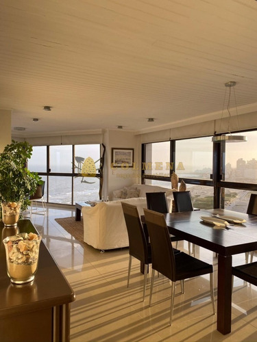 Piso Alto En Brava- Ref: 4024
