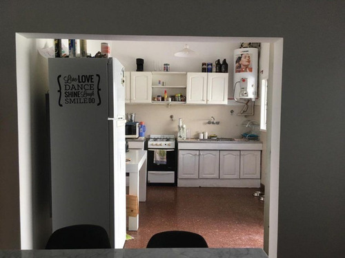 Imagen 6 de 9 de Chalet En Venta De 2 Dormitorios C/ Cochera En Lomas De Zamora