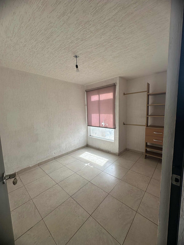 Casa De Una Planta Doble Altura Con Ubicación Privilegiada