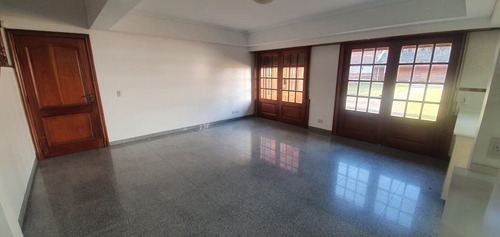 Imagen 25 de 28 de Casa En Venta En Temperley
