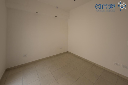 Ph A Estrenar De 2 Ambientes En Planta Baja Lateral Con Patio.