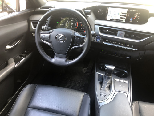 Lexus UX 250h Luxury