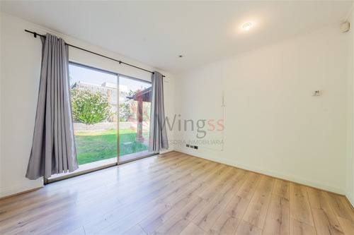 Casa En Venta De 4 Dorm. En Colina