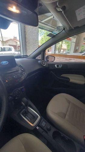 Ford Fiesta Kinetic 1.6 Titanium Powershift 120cv