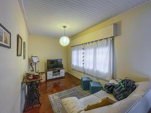 Imagen 5 de 10 de Casa De Pasillo En Planta Alta Parque De Las Colectividades