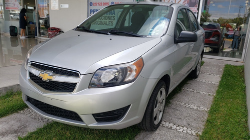 Imagen 1 de 10 de Chevrolet Aveo Lt Paq W Color Plata 2017 Mt