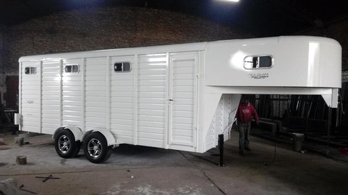 Imagen 2 de 12 de Trailers Para Caballos La Guapa