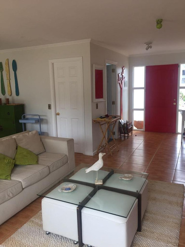Gran Casa Amoblada, En Santa María Del Mar, Barrio Seguro