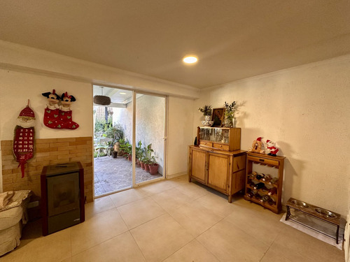 En Venta Hermosa Casa Con Piscina, Padre Hurtado
